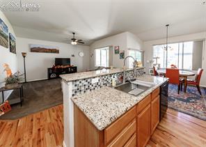 6829 Red Cardinal Loop