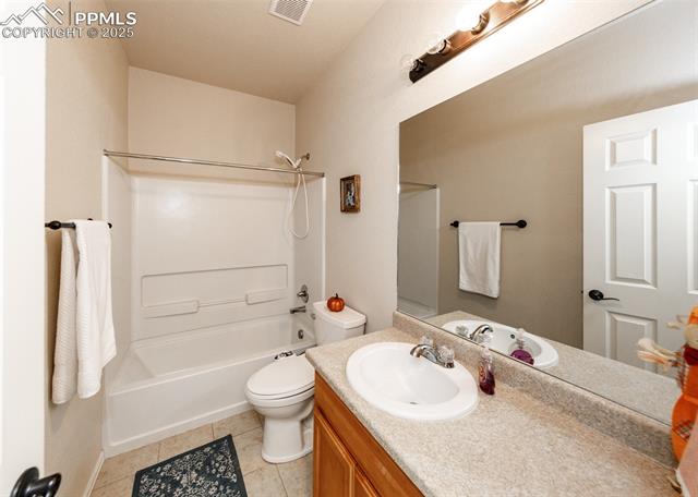 6829 Red Cardinal Loop