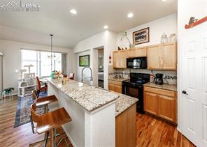 6829 Red Cardinal Loop