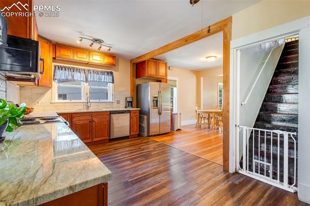 808 W 5th Street