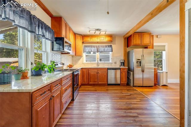 808 W 5th Street