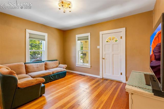 808 W 5th Street