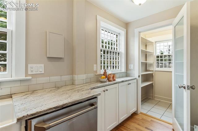 19 W Washington Street