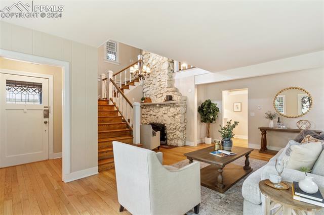 19 W Washington Street