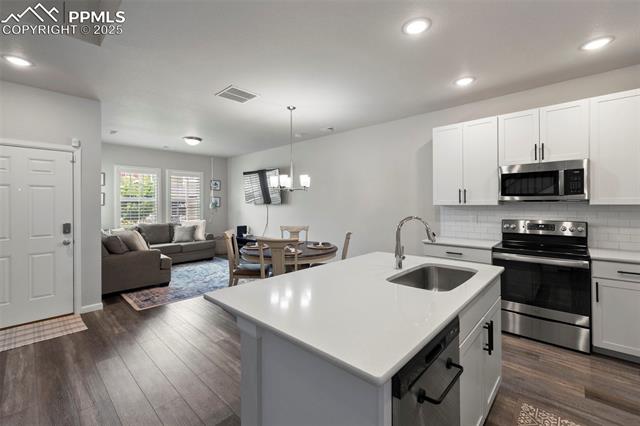 16420 Hay Barn Heights