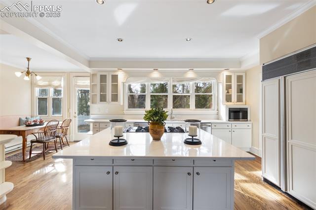 9 Broadmoor Avenue