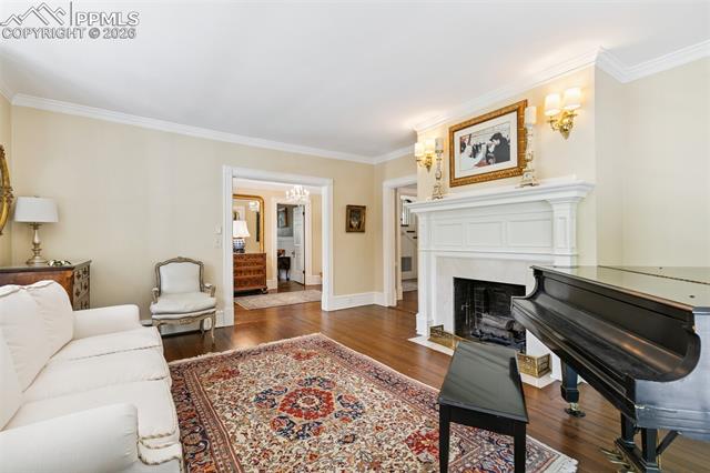 9 Broadmoor Avenue