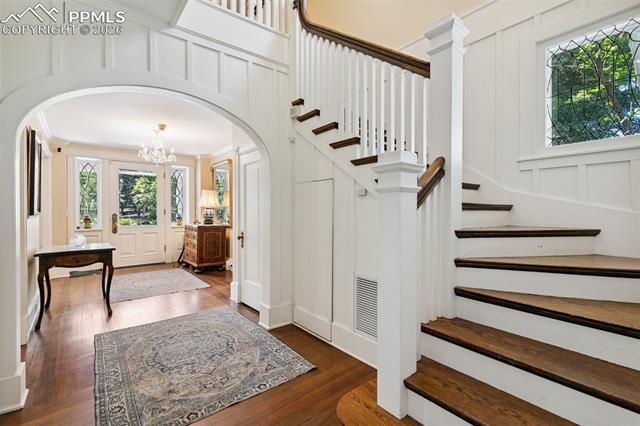 9 Broadmoor Avenue