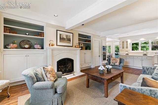 9 Broadmoor Avenue
