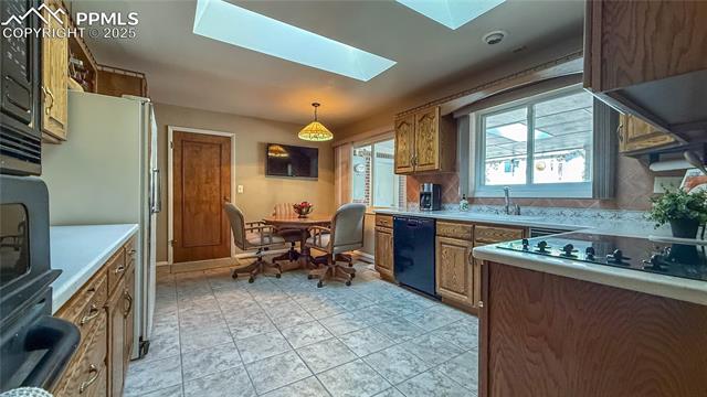 2823 Marilyn Road