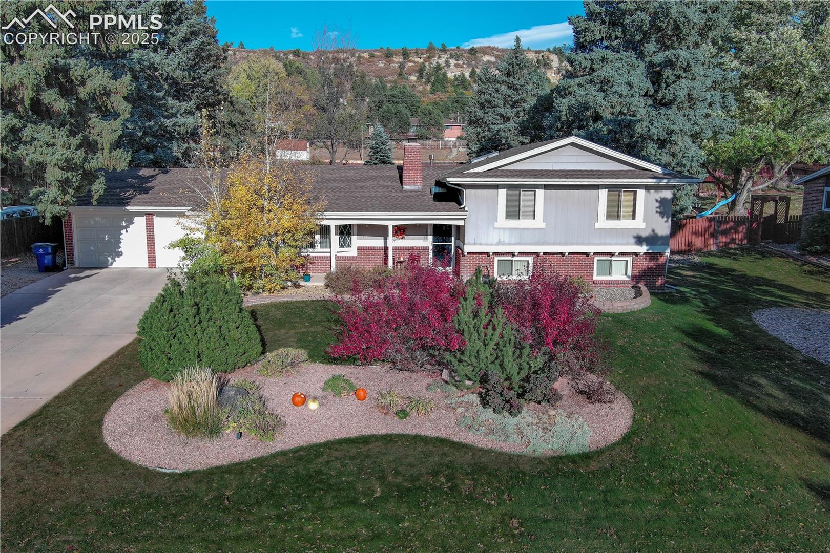 2823 Marilyn Road