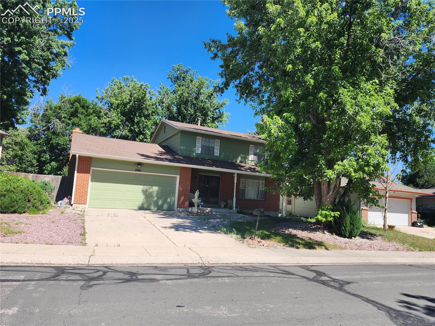 2961 W Whileaway Circle