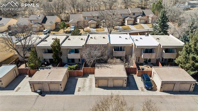 690 Echo Lane