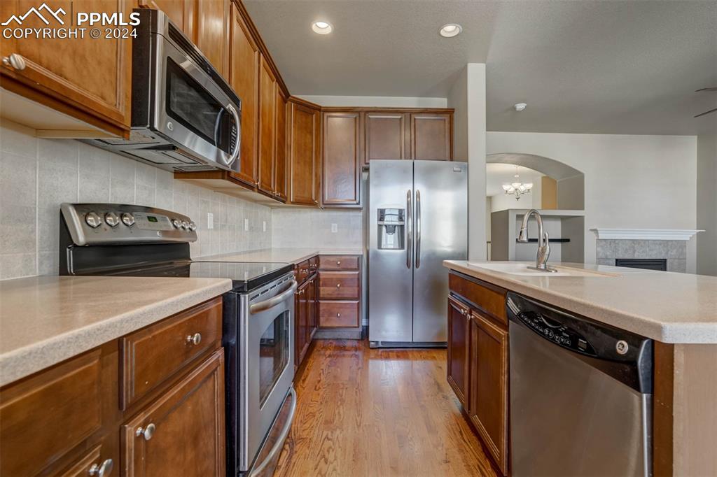 3323 Gladstone Creek Point