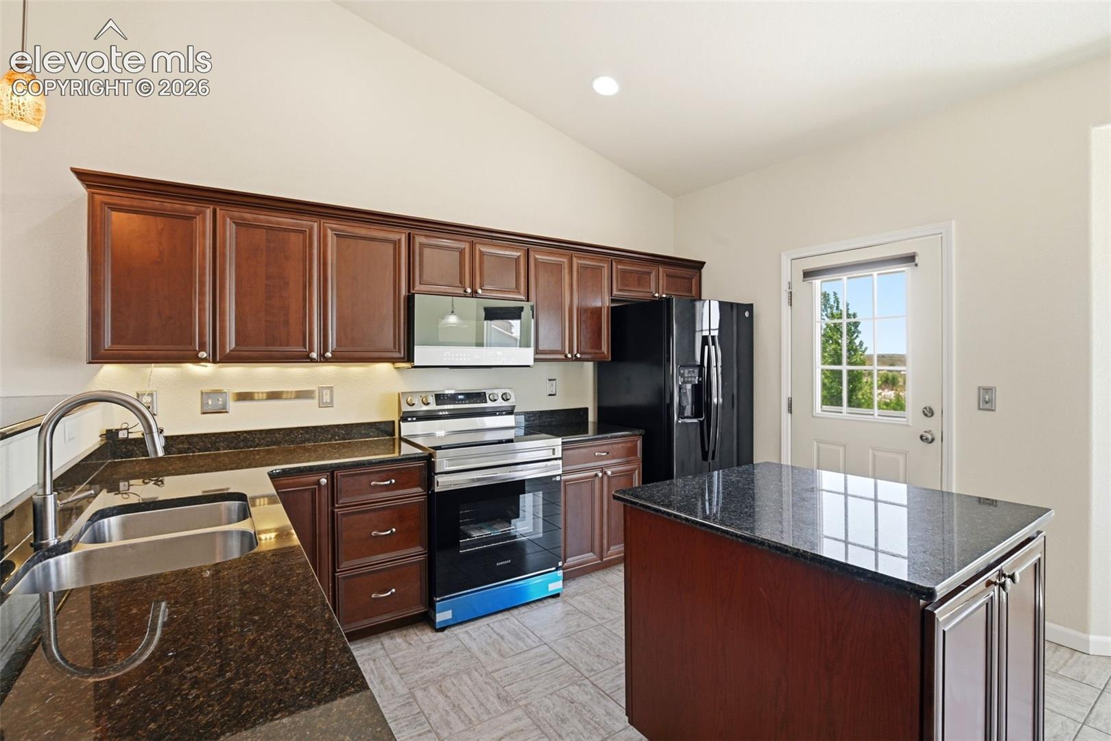 7806 Dutch Loop