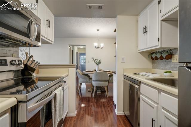 910 Tenderfoot Hill Road Apt 102