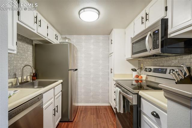 910 Tenderfoot Hill Road Apt 102