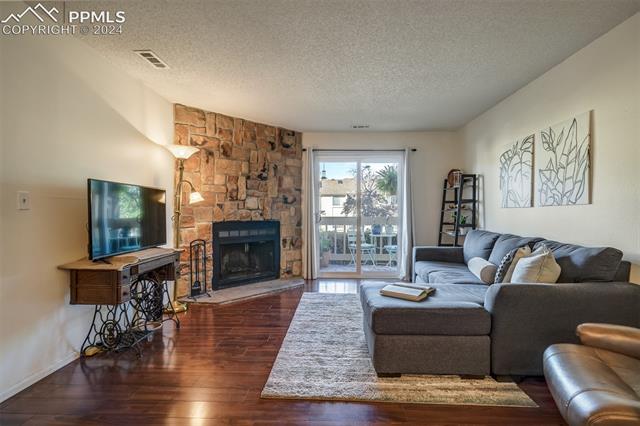 910 Tenderfoot Hill Road Apt 102