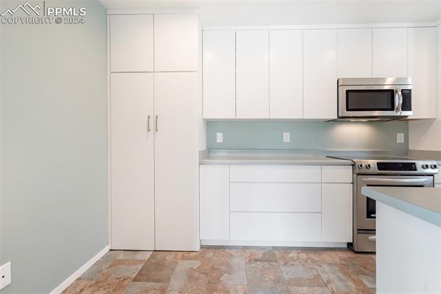 12725 Porcupine Lane