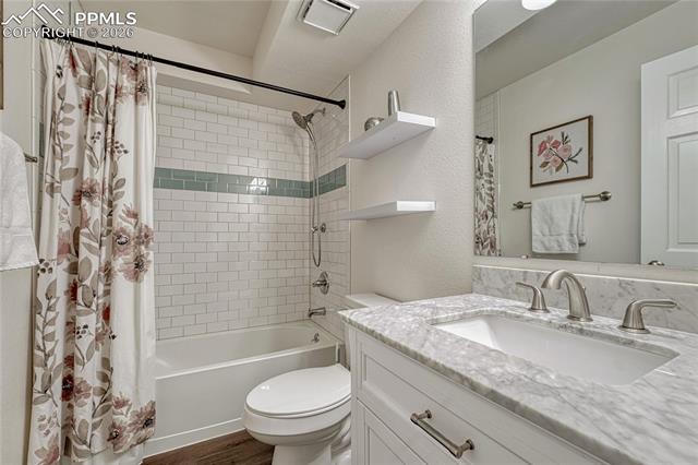 2935 Rolling Wood Loop