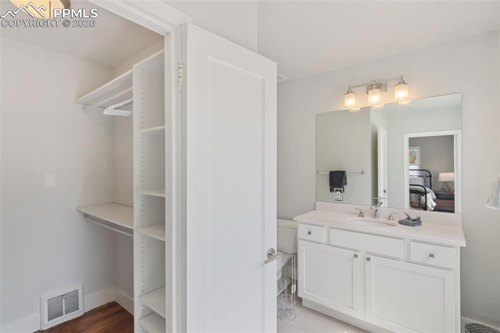 1023 E San Miguel Street