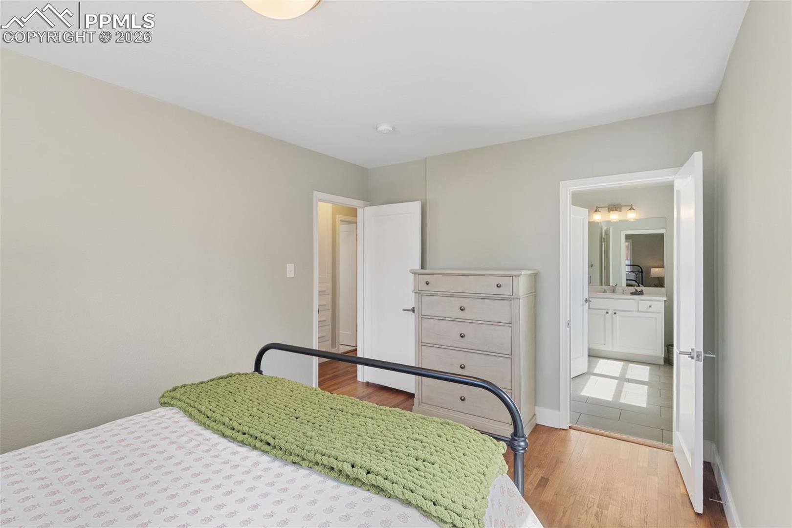 1023 E San Miguel Street
