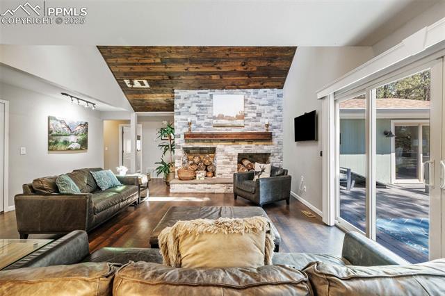 6940 Franciville Road