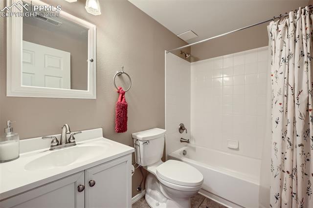 6640 Oakwood Boulevard