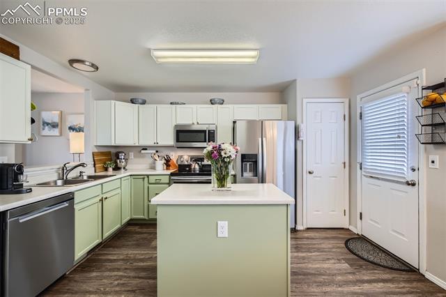 6640 Oakwood Boulevard