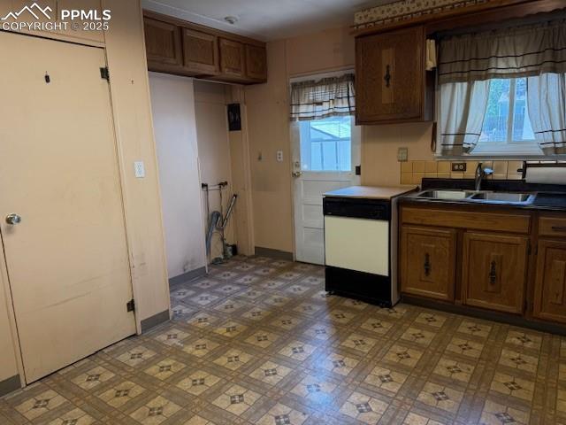 2113 S Corona Avenue