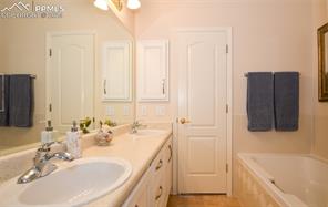 5664 Sonnet Ridge Point