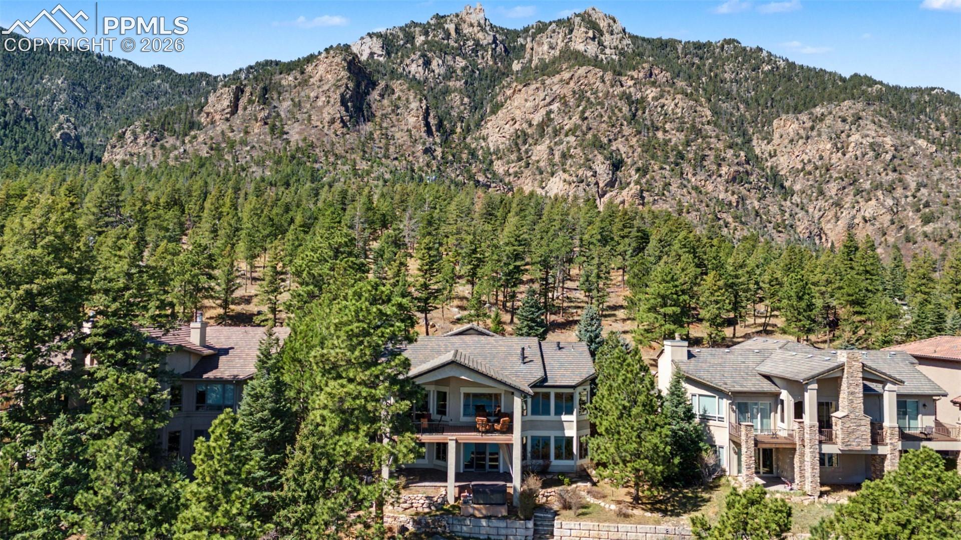 1095 High Lake View