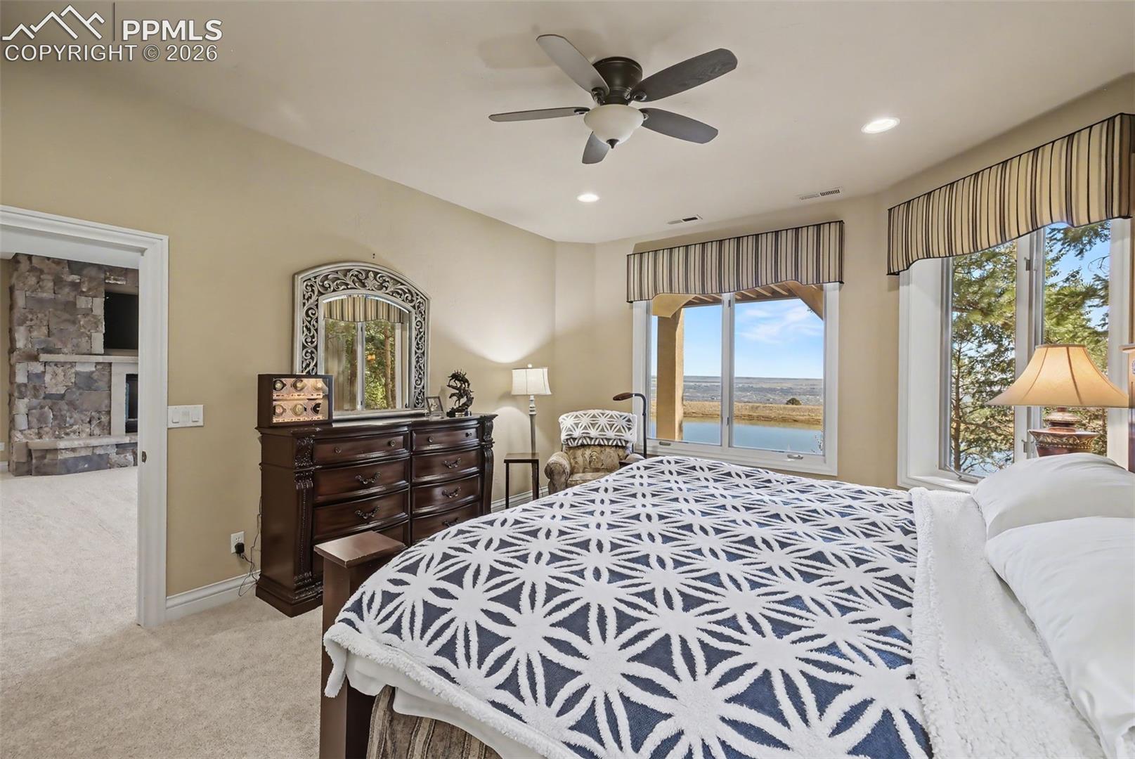 1095 High Lake View
