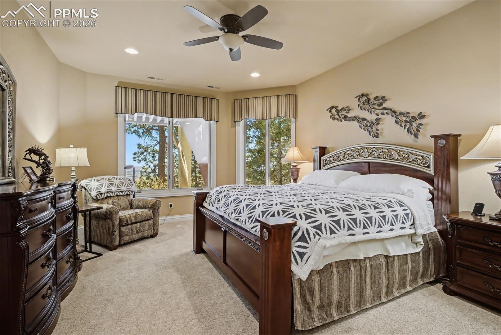1095 High Lake View