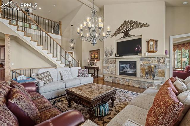 1095 High Lake View