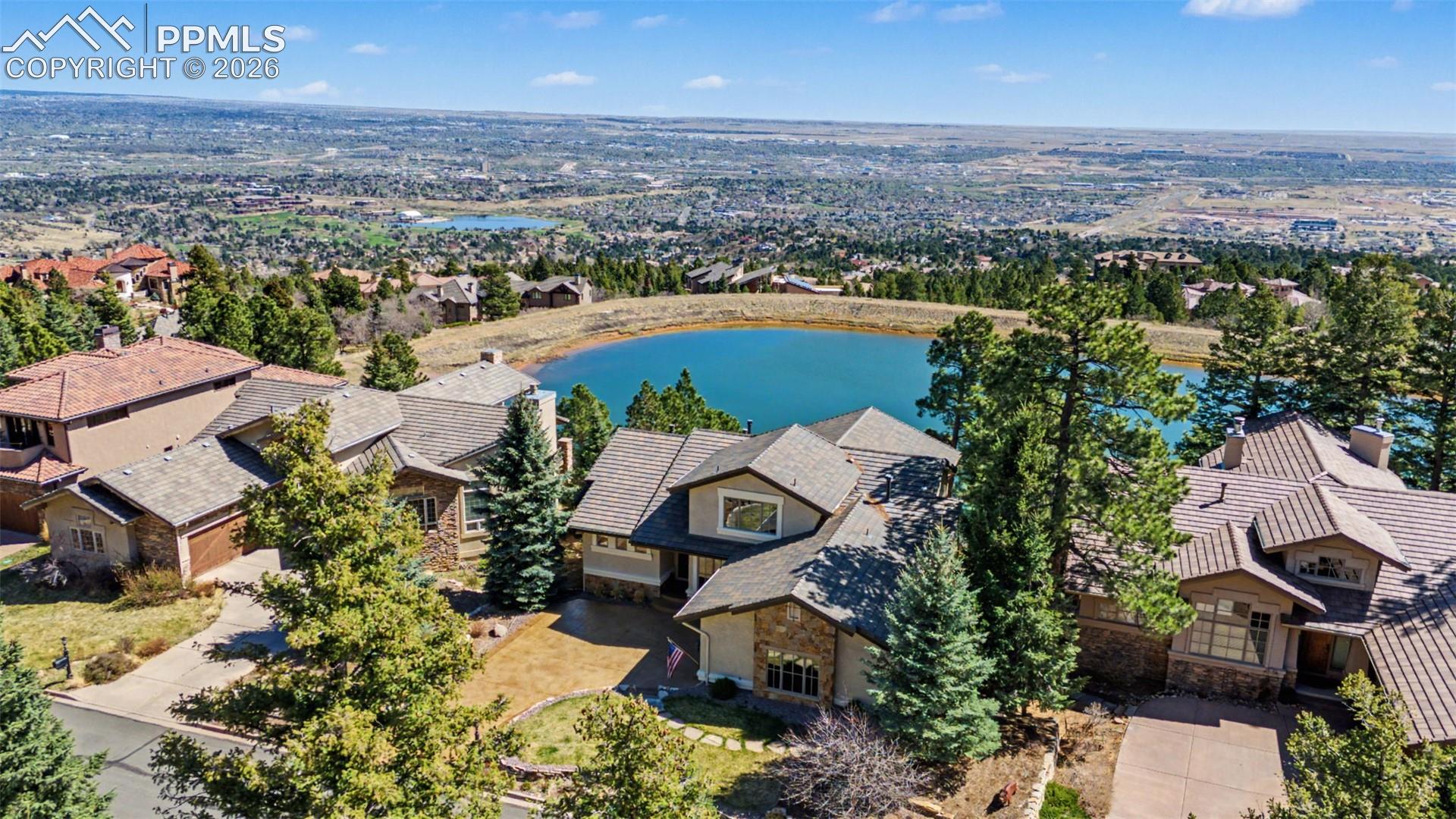 1095 High Lake View