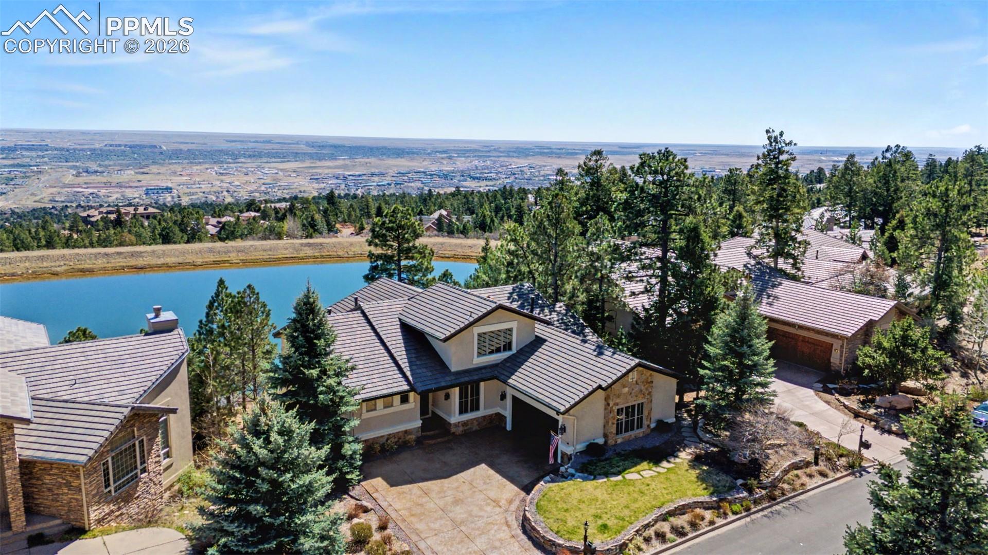 1095 High Lake View