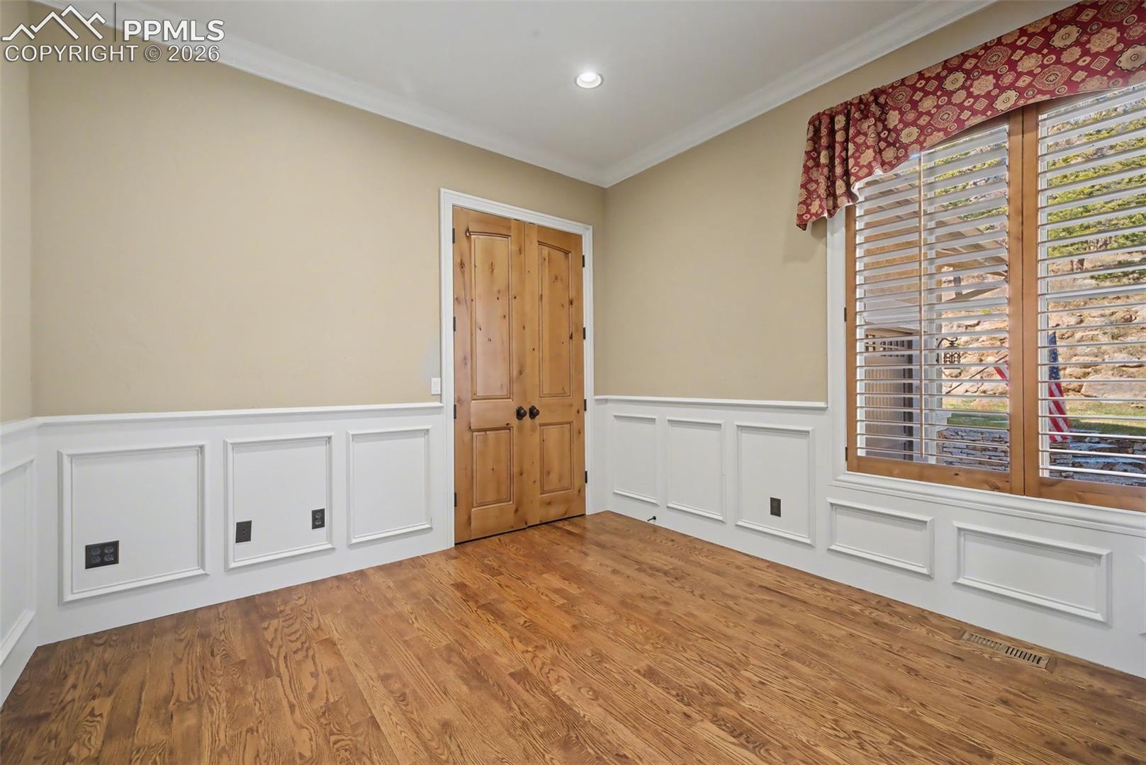 1095 High Lake View