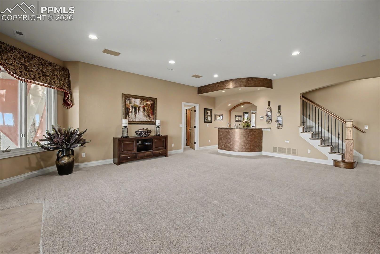 1095 High Lake View