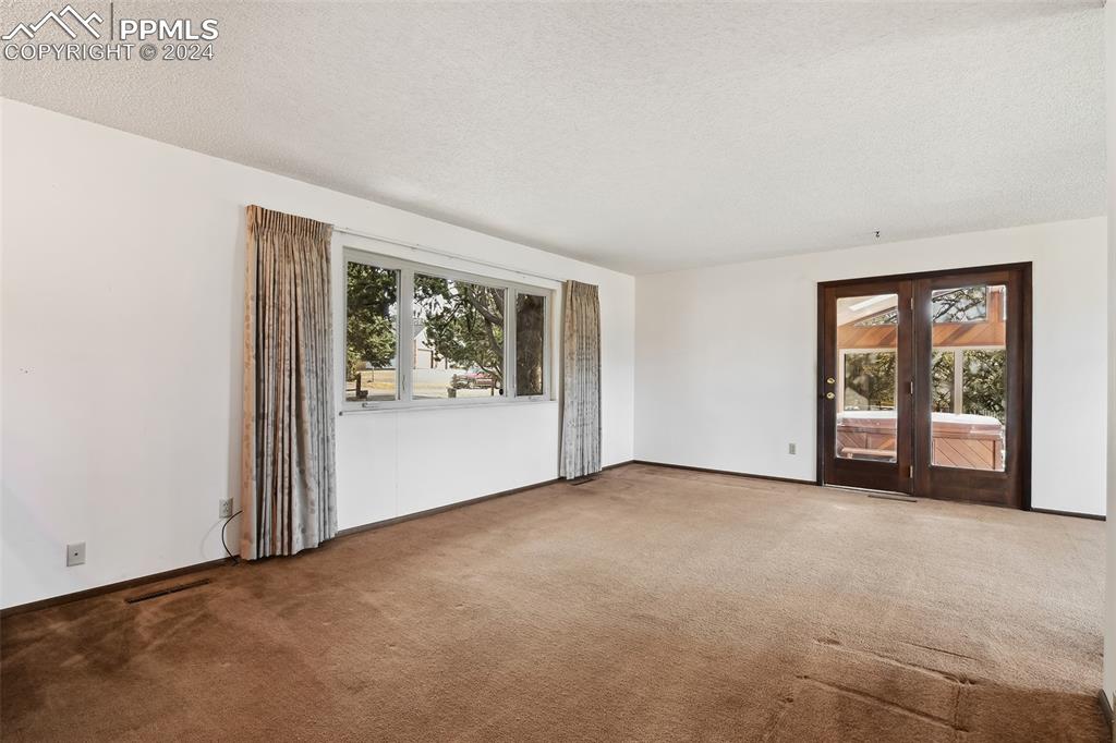 7386 Bell Drive