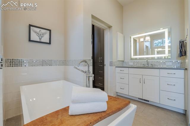 3089 Cathedral Park View