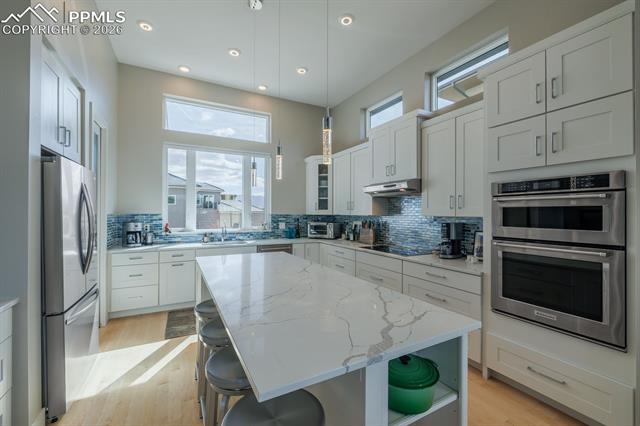 3089 Cathedral Park View