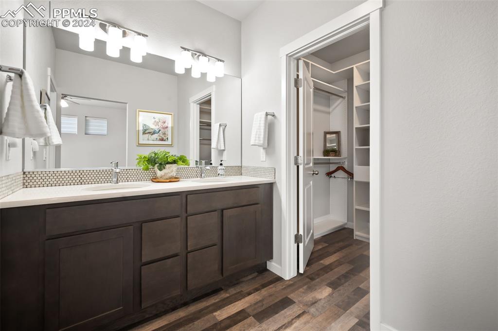 4174 Parkwood Trail