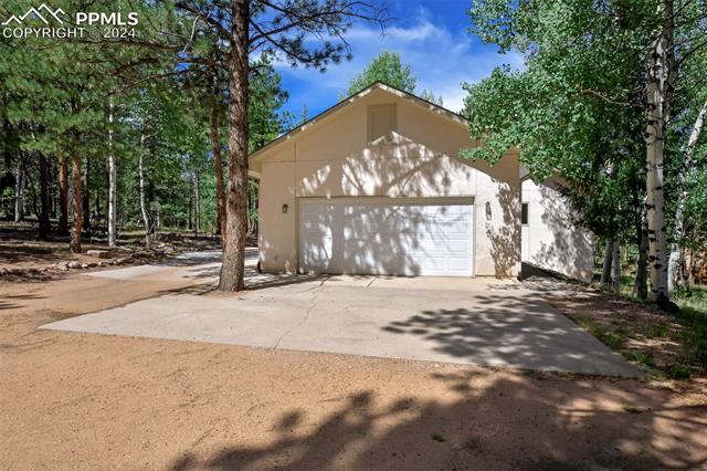 1390 Windflower Lane