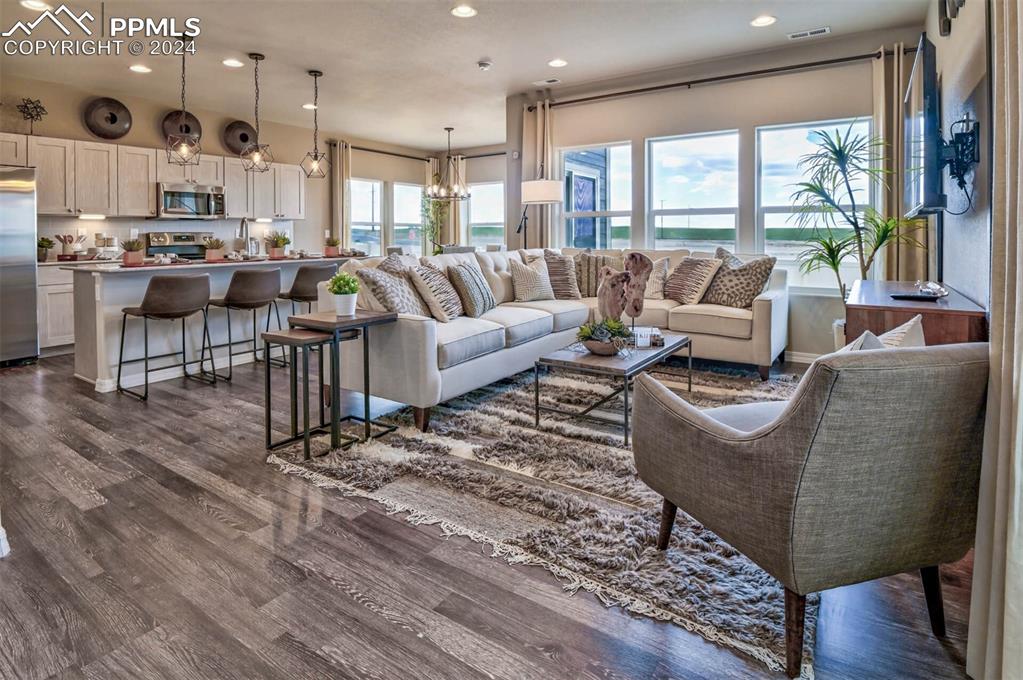 4922 Amazonite Drive
