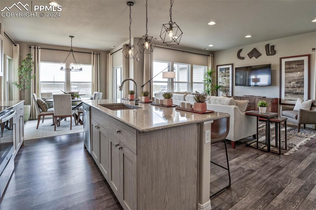 4922 Amazonite Drive