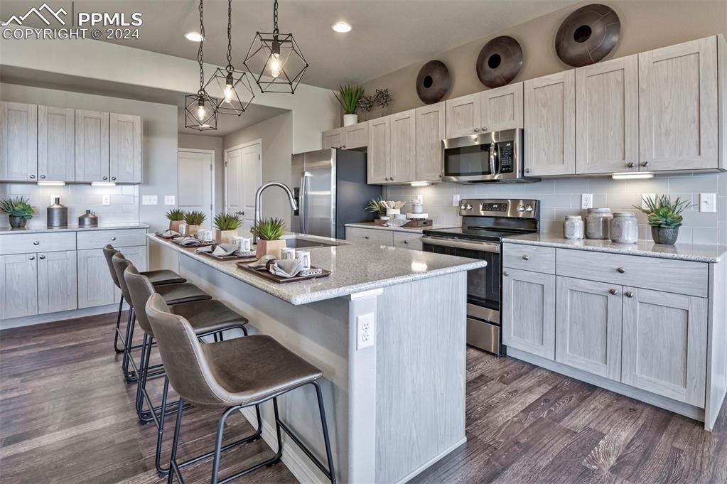 4922 Amazonite Drive