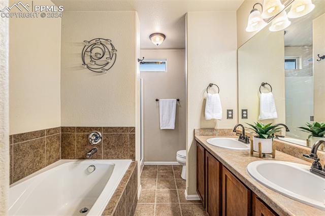 647 Hailey Glenn View