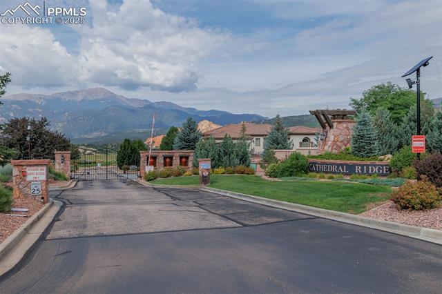 3033 Cathedral Park View