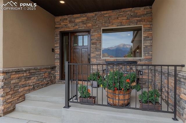 3033 Cathedral Park View